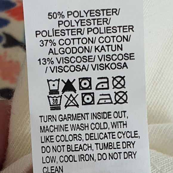 🆕 Lucky Brand Short Sleeve Top with Print in Chest. Size Medium (37” Chest) - Picture 7 of 9